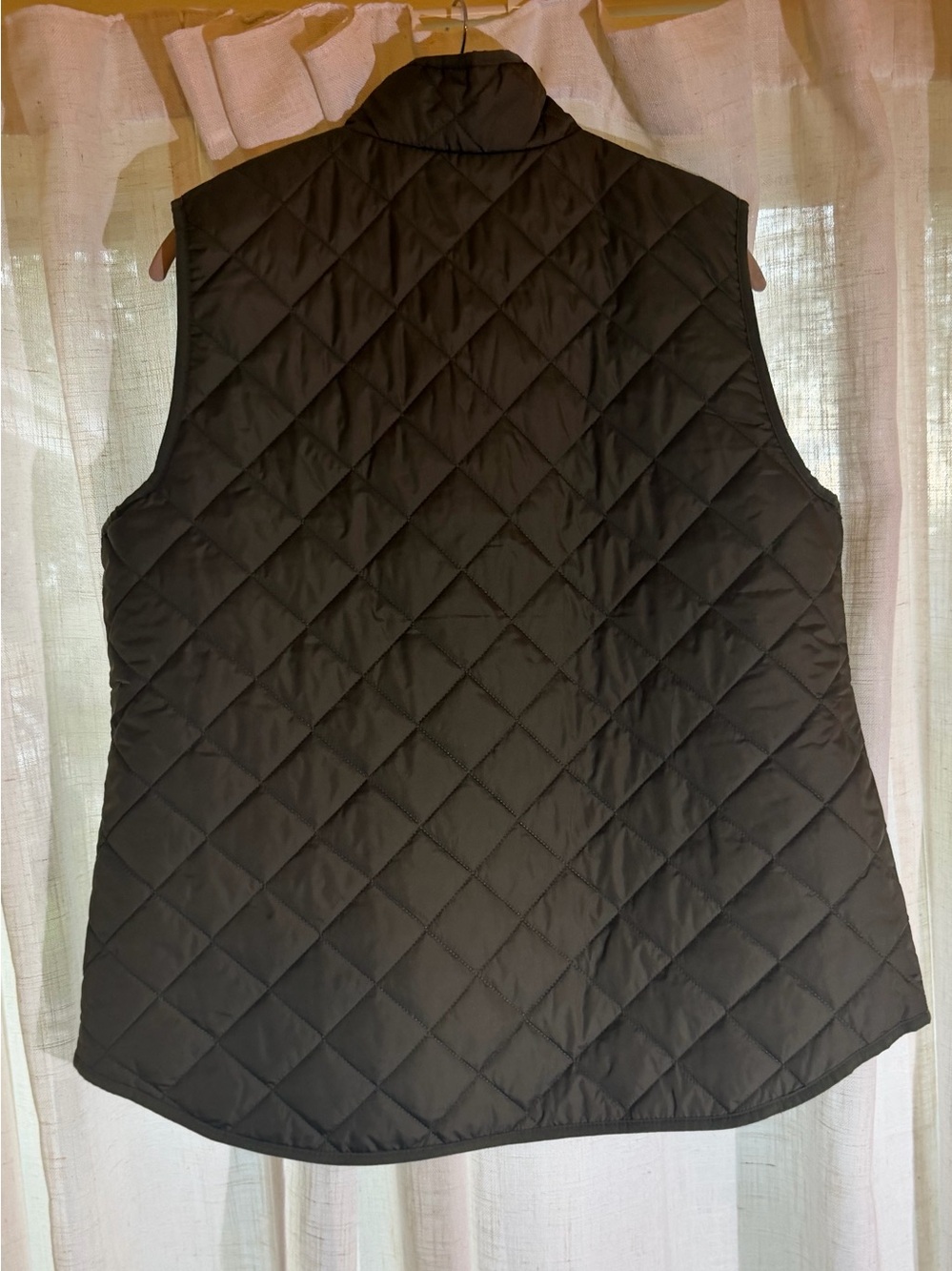 Old Navy Black Quilted Vest with Zip - Picture 4 of 4